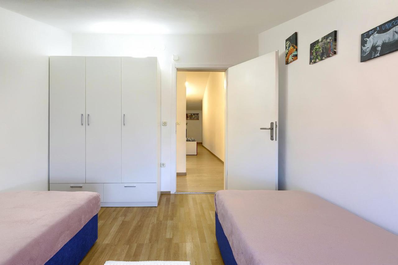 Homestay Pula Zewnętrze zdjęcie