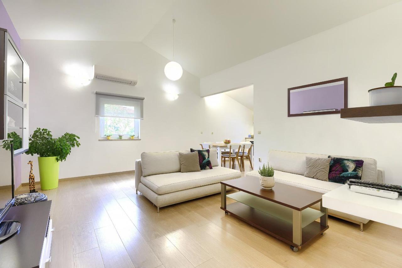 Homestay Pula Zewnętrze zdjęcie