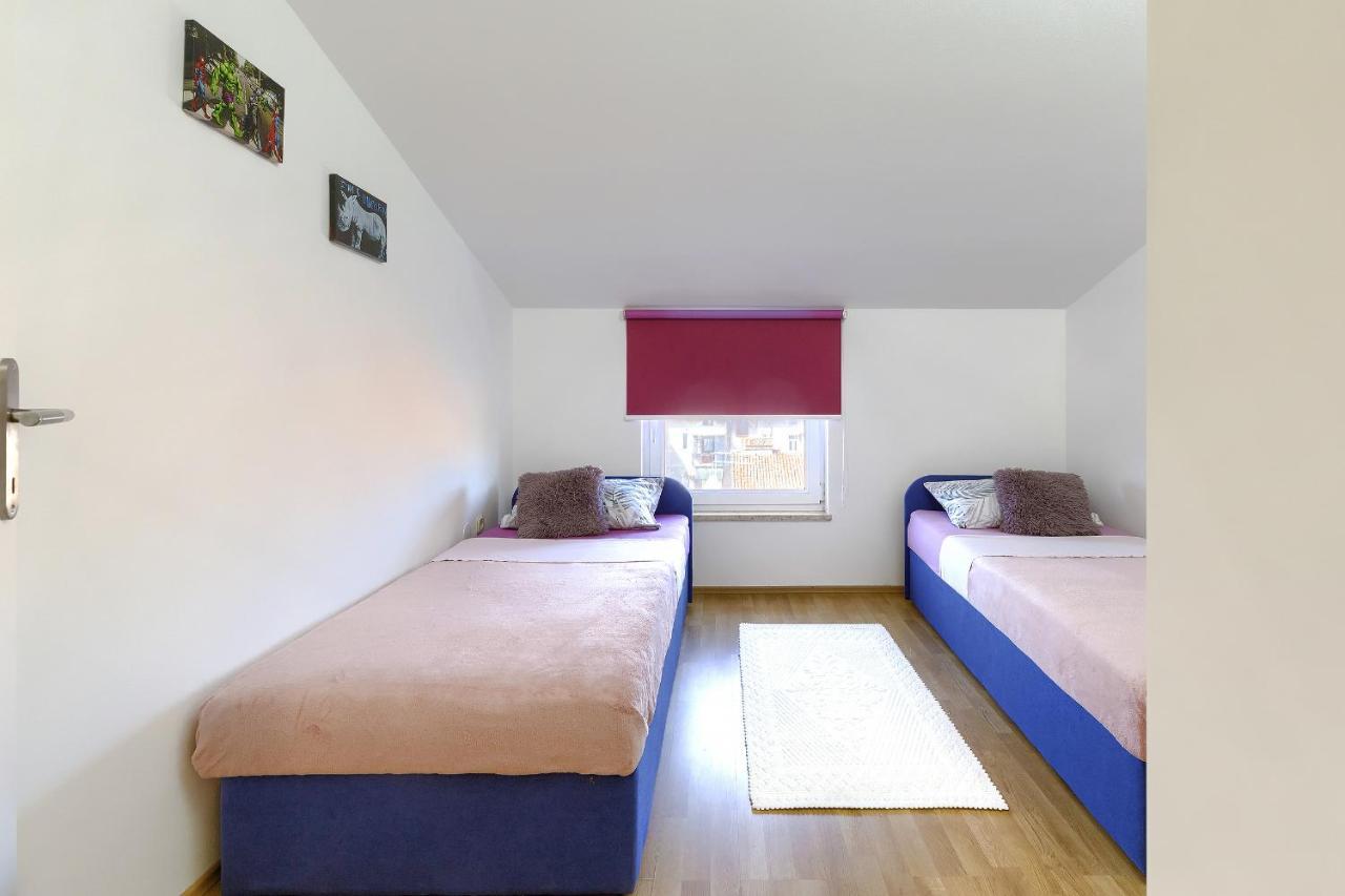 Homestay Pula Zewnętrze zdjęcie