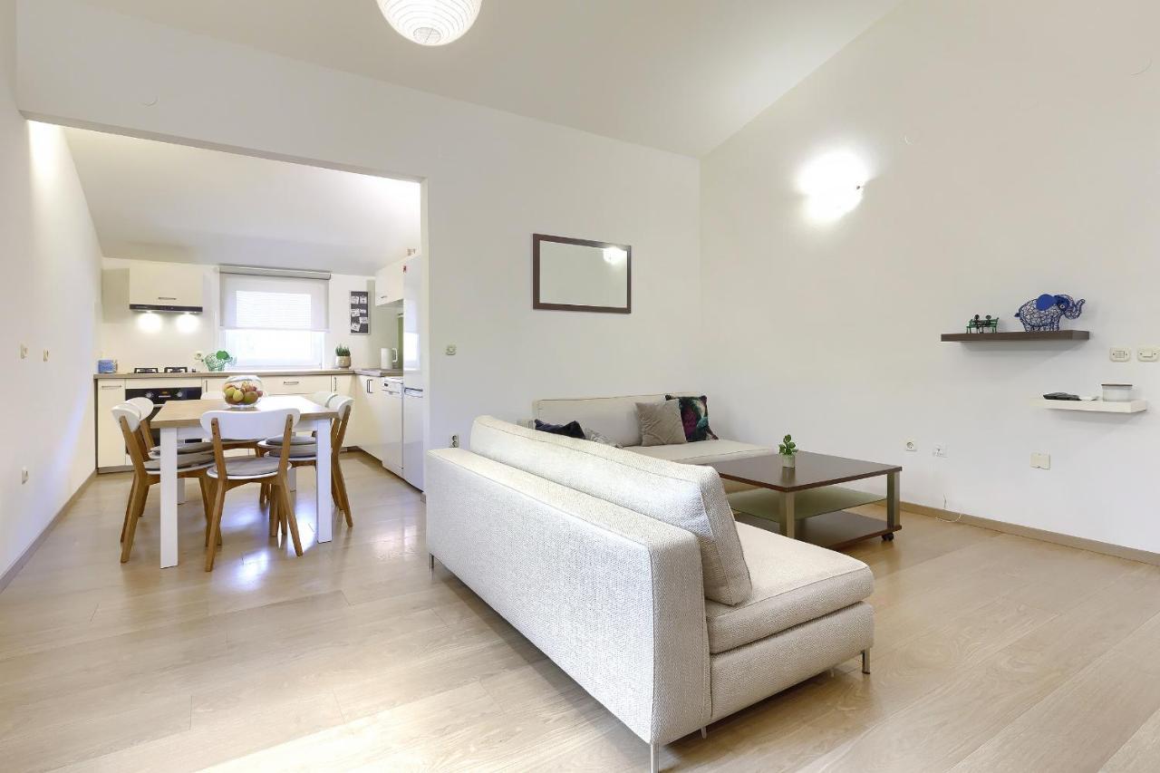 Homestay Pula Zewnętrze zdjęcie